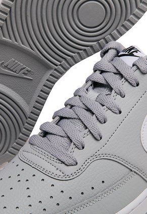 Tenis Lifestyle Gris-Blanco Nike Court Vision Lo