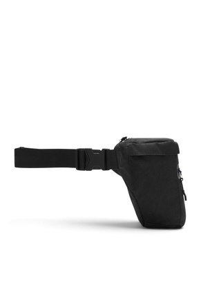 Canguro Nike Elemental Premium Hombre-Negro
