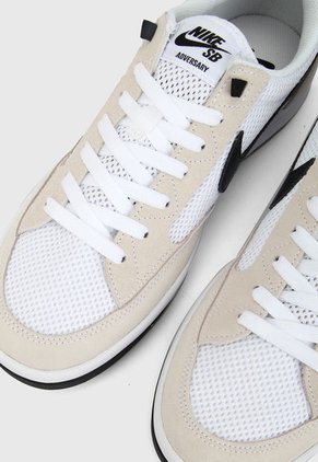 Tenis Skateboarding Beige-Blanco-Negro Nike SB Adversary