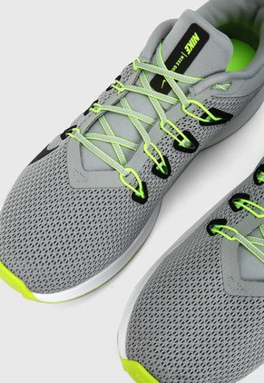 Tenis Running Gris-Negro-Verde-Blanco Nike Quest 2