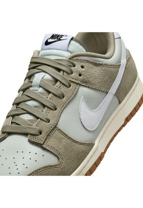 Tenis Hombre Nike Dunk Low Retro SE Gris