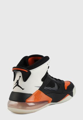 Bota Lifestyle Negro-Naranja-Blanco Nike Jordan Mars 270