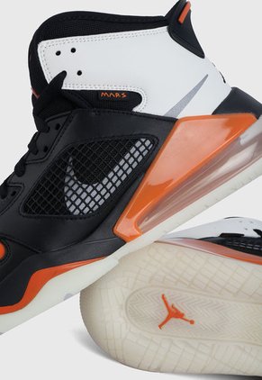 Bota Lifestyle Negro-Naranja-Blanco Nike Jordan Mars 270