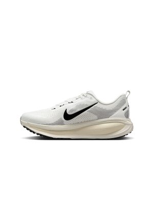 TENIS VOMERO 18 NIKE