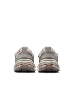 TENIS NIKE MUJER FD0736-011 V2K RUN Talla 7.5