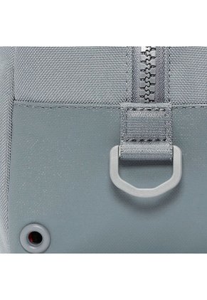 Guayera Nike Utility (11L)-Gris Claro