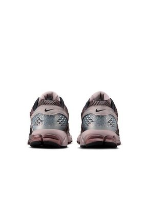 TENIS NIKE HOMBRE FB9149-005 VOMERO Talla 7.5