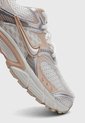 Tenis Lifestyle NIKE V5 RNR Beige de Nike