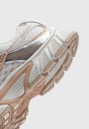 Tenis Lifestyle NIKE V5 RNR Beige