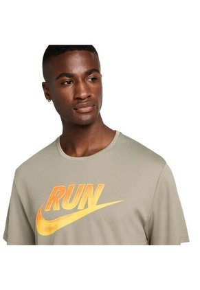 Camiseta Nike Run Energy Miler Ss Top Hombre-Gris Oscuro