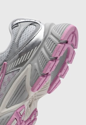 Tenis Lifestyle NIKE V5 RNR Gris