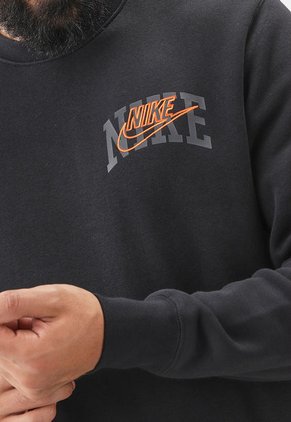 Buzo Negro-Naranja NIKE Club Fleece