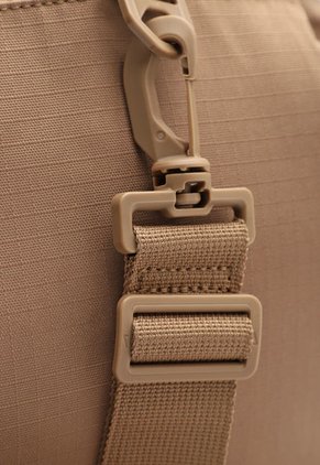 Maletín Café-Rojo Nike Gym Club