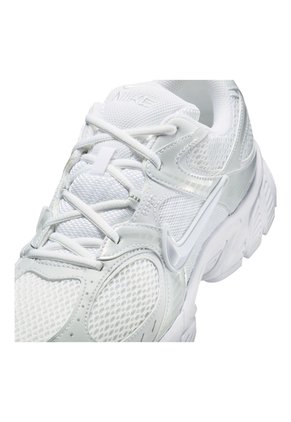 TENIS NIKE HOMBRE HJ5228-101 V5 RNR Talla 7.5