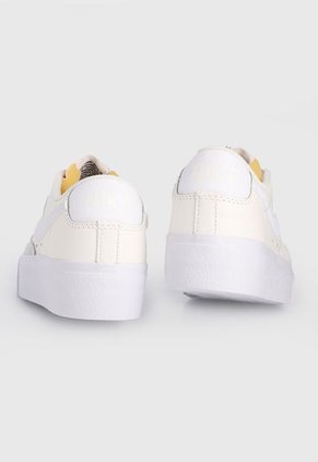 Tenis Lifestyle Beige-Blanco Nike Blazer Low Platform