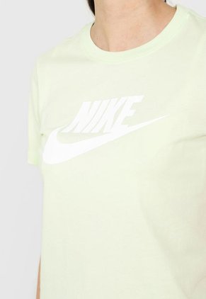 Camiseta Verde-Blanco Nike Sportswear