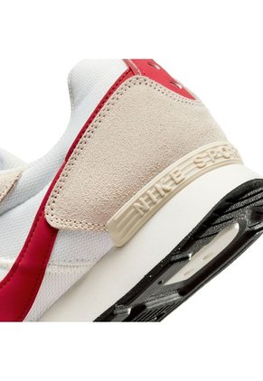 Tenis Mujer Nike Venture Runner Beige