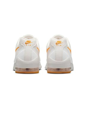 Tenis Nike Air Max Invigor Hombre