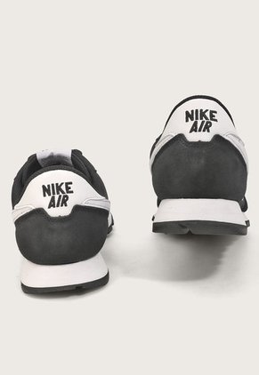Tenis Lifestyle Negro-Blanco Nike Air Pegasus '83