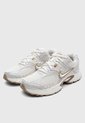Tenis Lifestyle NIKE V5 RNR Marfil de Nike