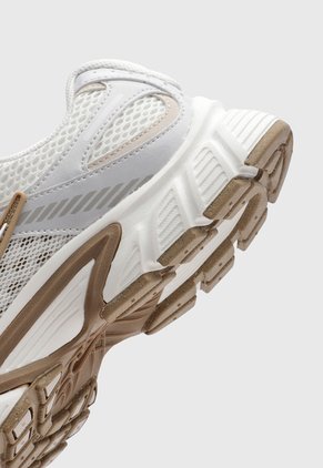 Tenis Lifestyle NIKE V5 RNR Marfil