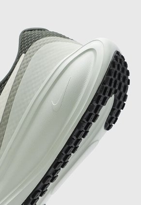 Tenis NIKE Revolution 8 Verde