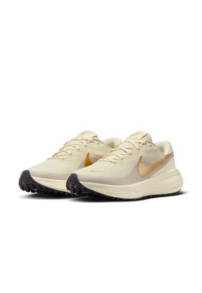 Tenis Mujer Nike Revolution 8 Beige