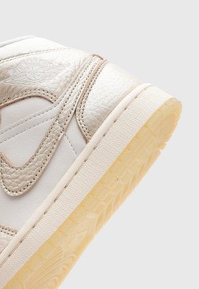 Tenis Lifestyle NIKE Air Jordan 1 Mid SE Blanco