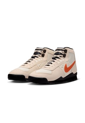 Tenis Hombre Nike Baltoro Beige