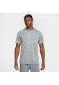 Camiseta Hombre Nike Stride Gris de Nike