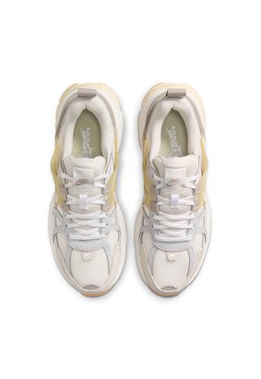 TENIS NIKE MUJER HV4314-030 V2K RUN Talla 6