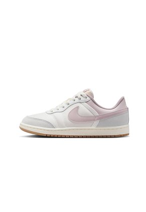 TENIS AIR JORDAN SKYLINE LOW NIKE