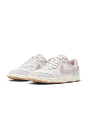 TENIS AIR JORDAN SKYLINE LOW NIKE