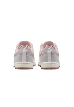 TENIS AIR JORDAN SKYLINE LOW NIKE