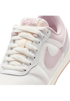 TENIS AIR JORDAN SKYLINE LOW NIKE