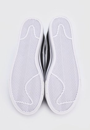 Tenis Lifestyle Negro-Blanco Nike Court Legacy NN