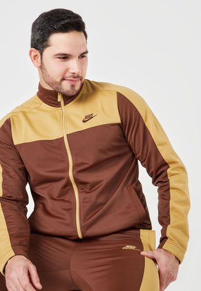 Conjunto Deportivo Mostaza-Marrón Nike Regular