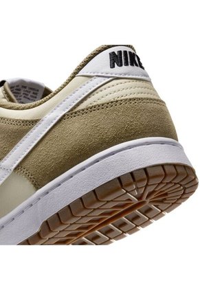 Tenis Hombre Lifestyle Nike Dunk Low Retro SE Marrón