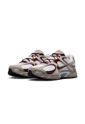 TENIS V5 RNR CTBS NIKE