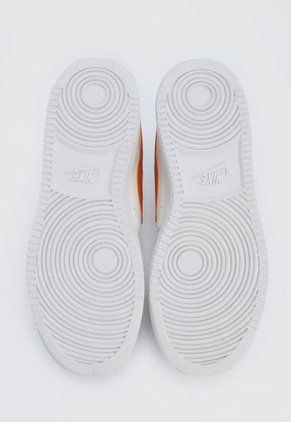 Tenis Lifestyle Marfil-Naranja Nike Court Vision Lo