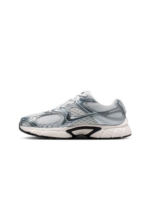 TENIS V5 RNR NIKE