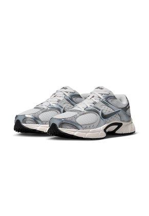 TENIS V5 RNR NIKE