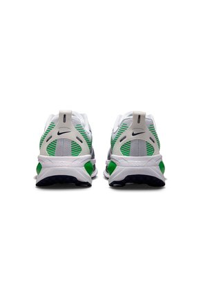 TENIS VOMERO 18 NIKE