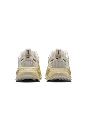 TENIS VOMERO 18 NIKE