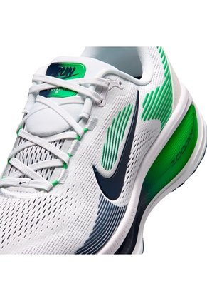 TENIS VOMERO 18 NIKE