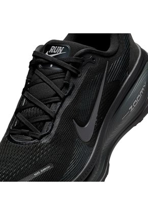 TENIS VOMERO 18 NIKE