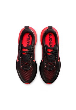 TENIS VOMERO 18 NIKE