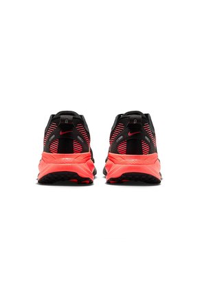 TENIS VOMERO 18 NIKE