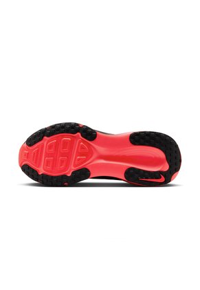 TENIS VOMERO 18 NIKE