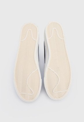 Tenis Lifestyle Blanco-Plateado Nike Blazer Mid '77 VNTG